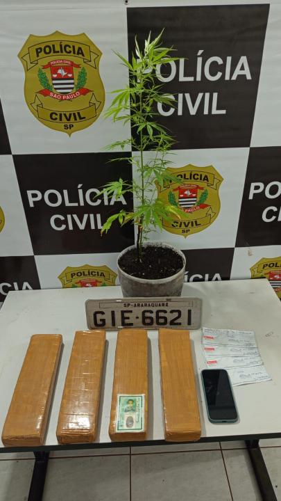 Foto 2 de 6 — Cantor de forró é preso por homicídio em Araraquara; drogas e veículo adulterado foram apreendidos